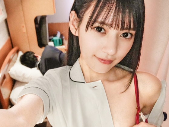 【八掛うみ×ナース】清楚なフリしたドスケベナースの八掛うみちゃんが乱交セックス！チンコに囲まれしゃぶりイキ乱れる！
