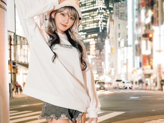 【ギャル×中出し】バチクソエロいギャルの八掛うみちゃんと激しく絡み合う！パイパン無毛マンコをズボズボ突き回し中出し！