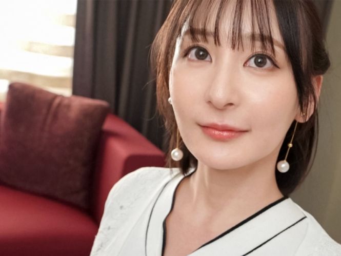 【三十路人妻の裏の顔】『旦那じゃ物足りないの…』清楚な人妻が、夫への愛とチ○ポへの欲求の狭間で葛藤！真面目な顔して、実は超エロい本性をさらけ出す！