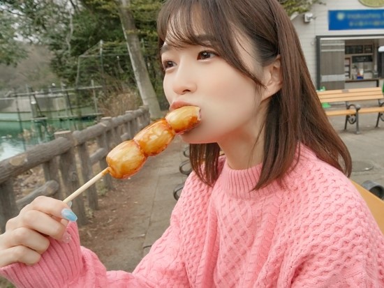 【コスプレJDの恥辱】『やだ…でも気持ちいい…』華奢な女子大生レイヤーが撮影中にカメコオヤジにハメられちゃう！剛毛マンコを晒され、デカチン挿入に嫌がりながらも感じちゃう姿がエロすぎ！コスプレ姿と素の表情のギャップがたまらない！嫌悪感と快楽の狭間で悶えるJDに興奮間違いなし！！