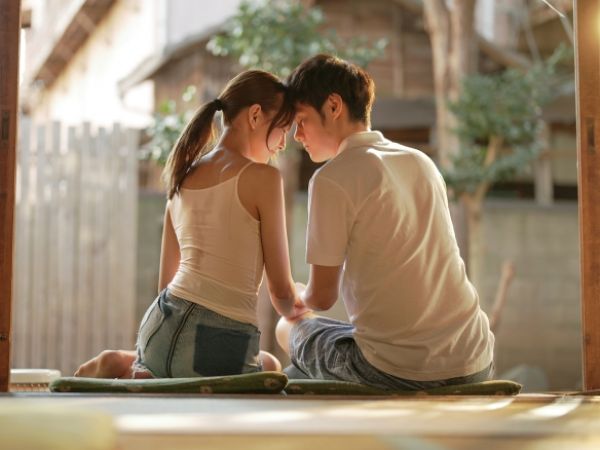 【幼馴染の甘酸っぱい再会】「覚えてないの…？」田舎帰省で記憶を失った元カノと再会！失われた時間を埋めるように、汗だくで絡み合う濃厚セックス！忘れられない思い出を刻む、切なくもエロい一夜♡