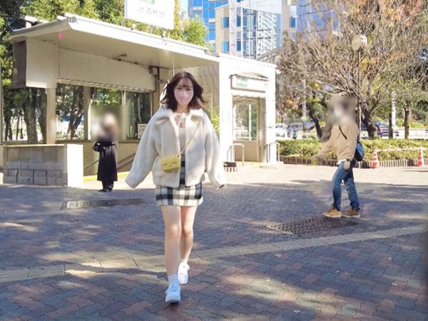 【性欲モンスター女子】『もっと奥まで…』清楚系ビッチがデカチンに夢中！ジュボジュボ音を立ててしゃぶり尽くすエロすぎフェラチオ♡見た目とのギャップがヤバい！