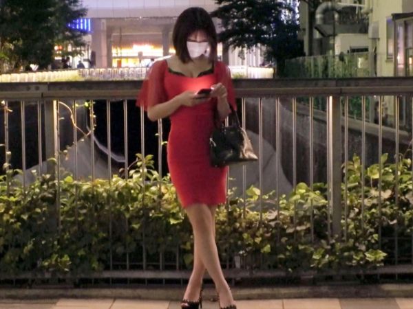 【美巨乳看護師の裏顔】動物病院の清楚系スレンダー美女が実はチ○ポ大好き淫乱女子！下品なフェラでご奉仕し、敏感マンコで快楽に溺れ痙攣アクメ！仕事中のギャップがエロすぎる！♡