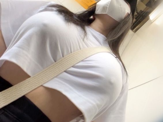 【爆乳保育士の淫乱コスプレ】Iカップ下乳がエロすぎる！ノーブラで乳首ビンビンの保育士と鬼ハメ性交♥コスプレ姿で乱れる姿に興奮が止まらない！！