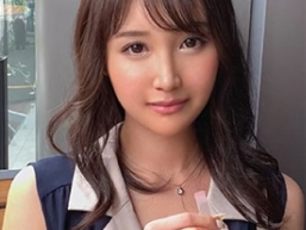 【エロキスで濡れる】清楚系スレンダーお姉さんの桃尻がエロすぎる！華奢な体を激しくピストンされ、奥まで突かれて感じまくる…♡ 素人とは思えないエロさに悶絶必至！