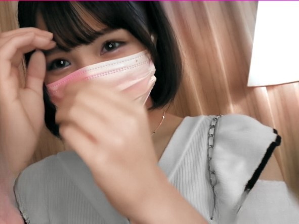 【ミニマム美少女のパパ活乱交】『パパ、気持ちいい…』143cmの小さな体に大きな快感！ロリ美少女がおじさんチンポに夢中で、キツキツマ○コで精子を搾り取る！生ハメ中出しで乱れまくる姿は必見！♡