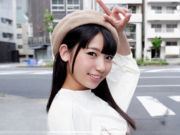 【素人娘の裏の顔】『もっと奥まで…♡』清楚系女子がカメラの前で大胆に変身！軽い腰使いでも即イキする敏感ボディに興奮必至！