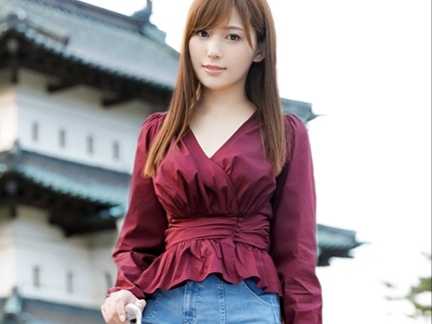 【愛音まりあ×素人】マジカワ美少女の愛音まりあちゃんが素人男性を訪問！濃密エチエチセックスでご奉仕しちゃう！