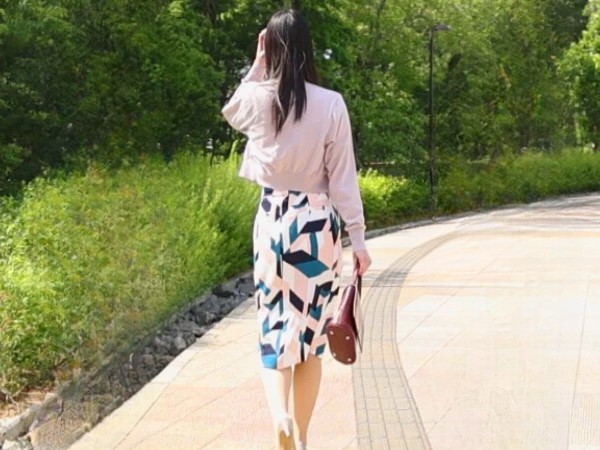 【人妻】年上旦那とご無沙汰な三十路妻！『実は激しいのが好きで…』他人棒に奥まで突かれて悶絶絶頂っ！！